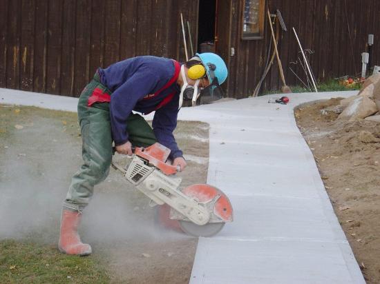 cement-cutting